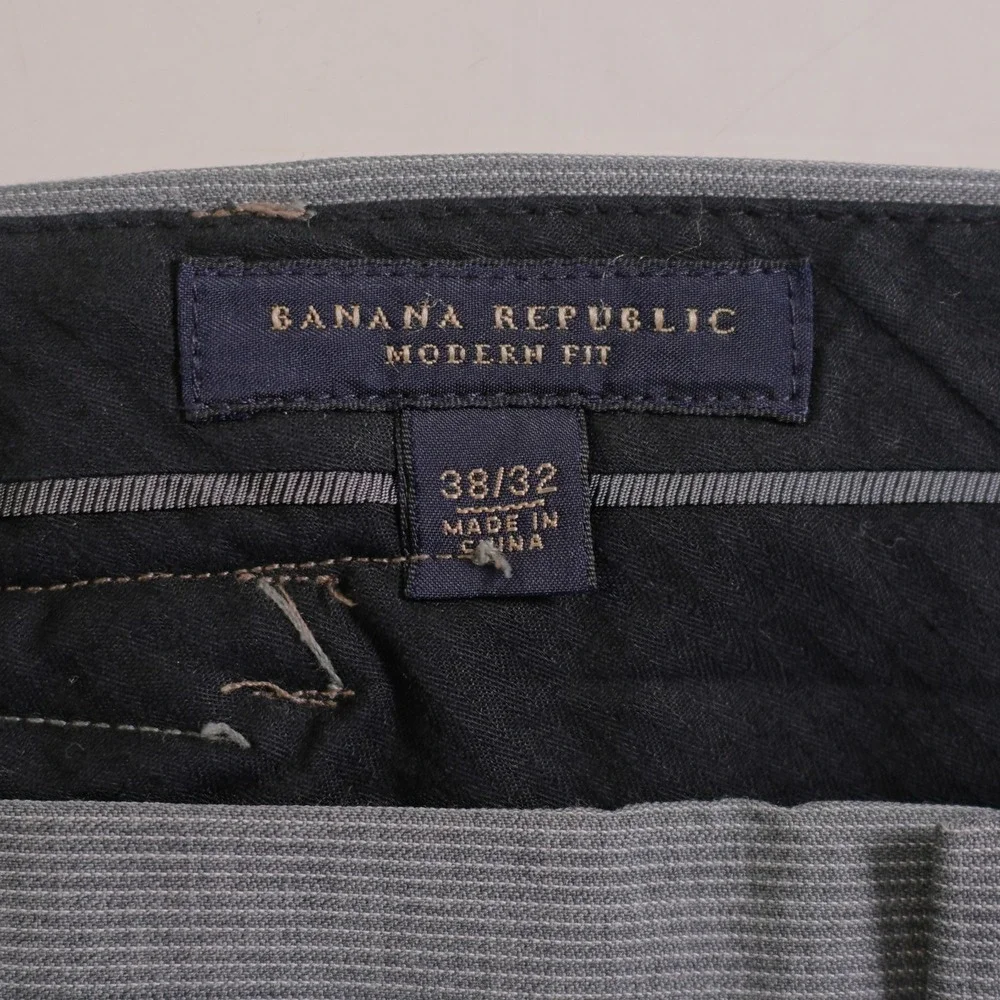 Banana Republic Wool Dress Pants Gray Striped Modern Fit 34 / 29.5 High Rise Fla